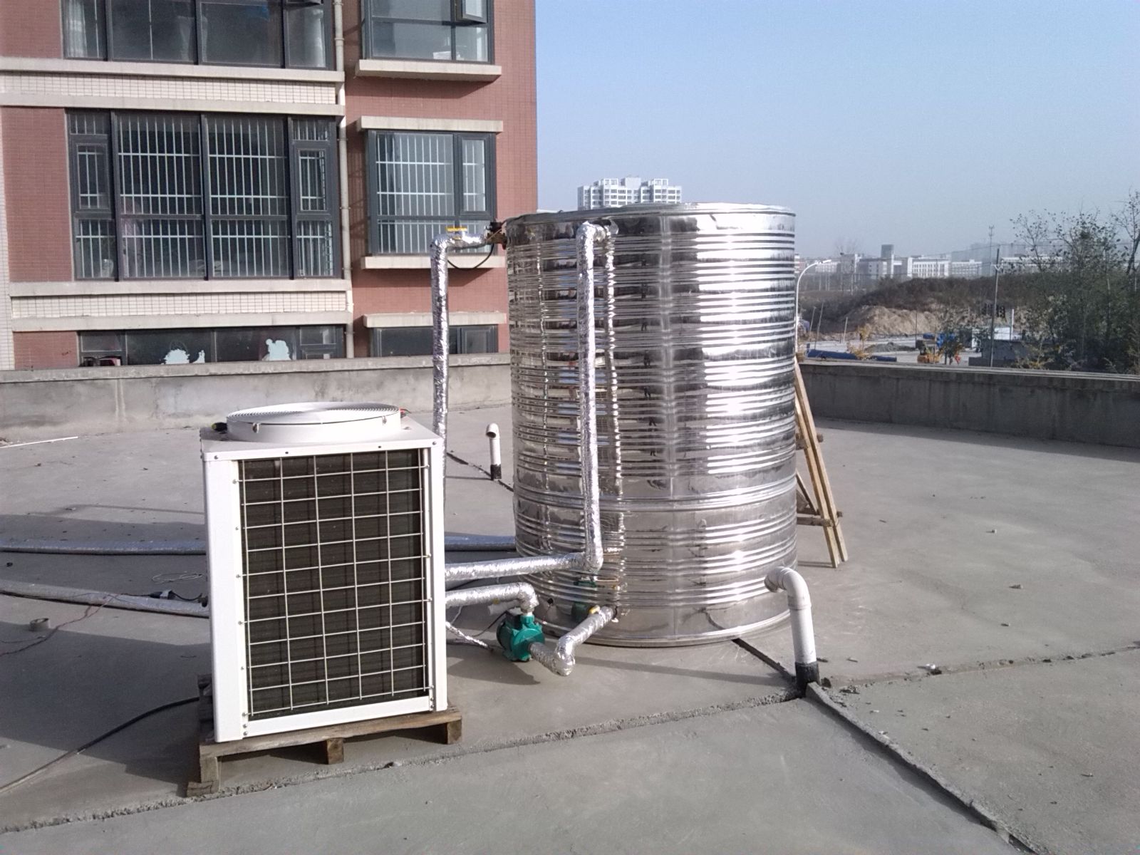 怎样清洗空气能热水器水垢